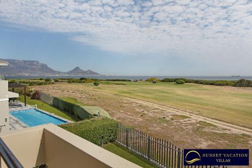 Kite Surfers Beach Villa - Tap to explore photos