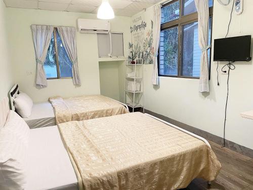 Standard Quadruple Room image 1