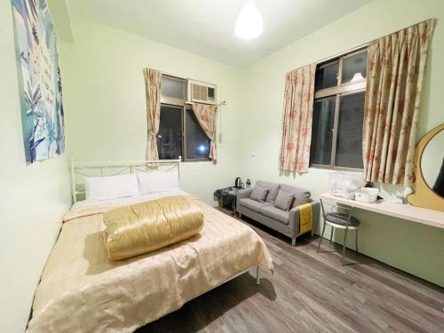 Standard Double Room image 3