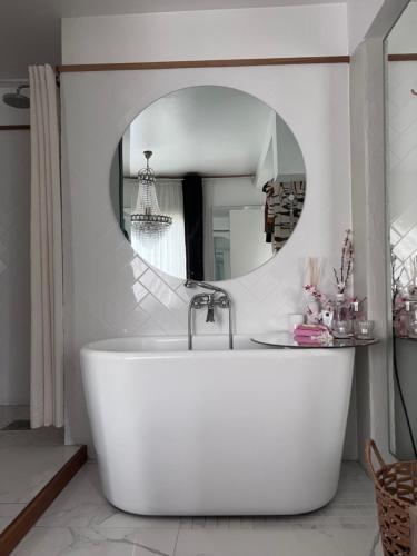 Et steinkast unna tog og ferje terminal, 3 soverom 2 bad Et steinkast unna tog og ferje terminal, 3 soverom 2 bad