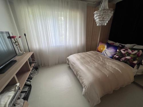 Et steinkast unna tog og ferje terminal, 3 soverom 2 bad Et steinkast unna tog og ferje terminal, 3 soverom 2 bad