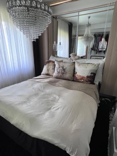 Et steinkast unna tog og ferje terminal, 3 soverom 2 bad Et steinkast unna tog og ferje terminal, 3 soverom 2 bad