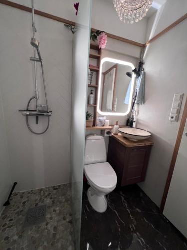 Et steinkast unna tog og ferje terminal, 3 soverom 2 bad Et steinkast unna tog og ferje terminal, 3 soverom 2 bad