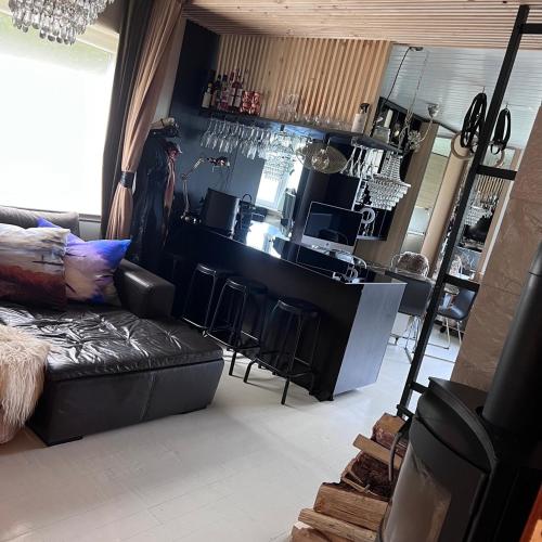 Et steinkast unna tog og ferje terminal, 3 soverom 2 bad Et steinkast unna tog og ferje terminal, 3 soverom 2 bad