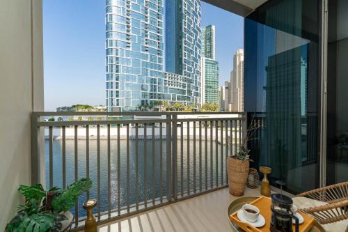 Cozy and Stunning Waterfront One Bed, Dubai (photo 9)
