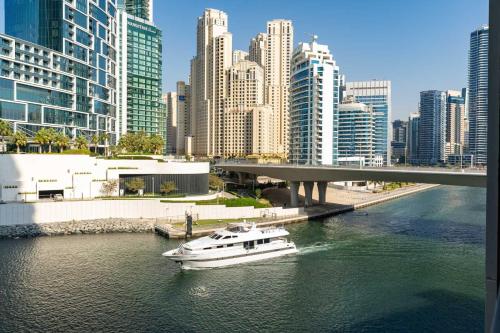 Cozy and Stunning Waterfront One Bed, Dubai (photo 10)