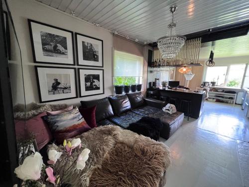 Et steinkast unna tog og ferje terminal, 3 soverom 2 bad Et steinkast unna tog og ferje terminal, 3 soverom 2 bad