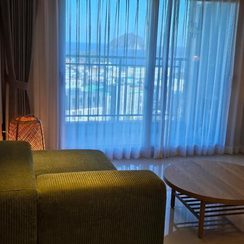 Red Hat Snail Red Hat Snail