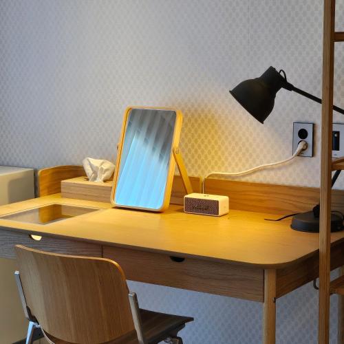 Red Hat Snail Red Hat Snail