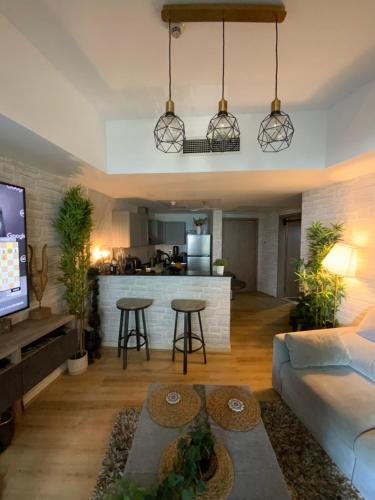 Fully upgraded luxurious one bedroom between Marina and JBR, Dubai (photo 7)