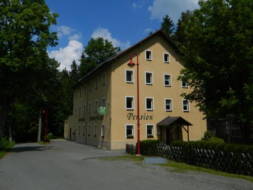 Übernachten im 500 Jahre alten ehemaligen Pochwerk im Erzgebirge - Pension ,,Sommerfrische''