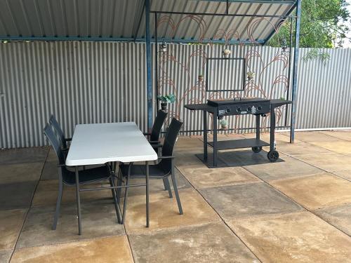 Mount Isa - Epsilon is on, Mount Isa (foto 6)