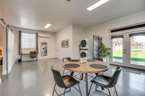 Pasco Studio Vacation Rental Private Patio