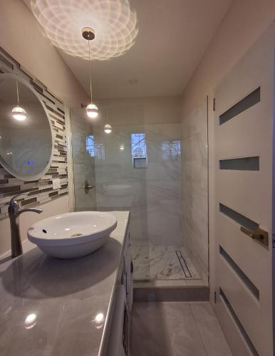 ฝักบัว, Aurum at Gaskin in คราวน์ พอยต์