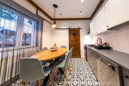 Konyha, Mariska Villa in Marosfő