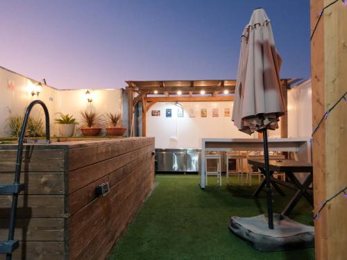 צימר פלטינום - צימר עם בריכה וג'קוזי פרטיים בערד in อาราด