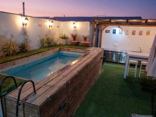 צימר פלטינום - צימר עם בריכה וג'קוזי פרטיים בערד in อาราด