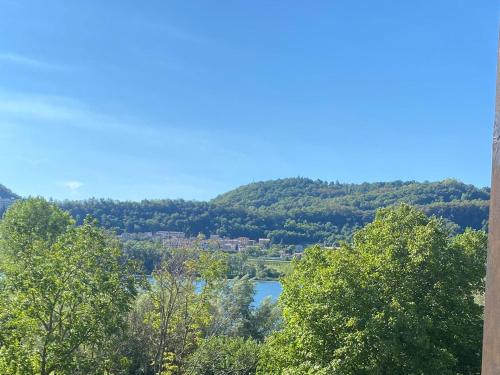  Romantica terrazza sul lago in Revine Lago