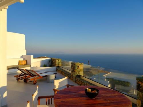 Seascape Suites Folegandros 1