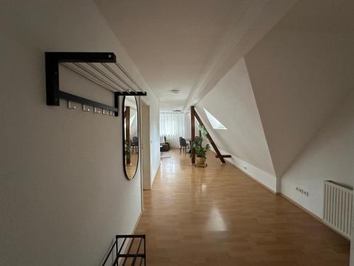 Modernes Familienapartment mit Parkplatz nahe Großer Garten, Drážďany (fotografie 2)
