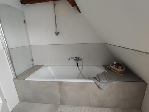 Ferienwohnung im sanierten Denkmal max 5 Personen FeWo2 in 比紹夫斯韋達