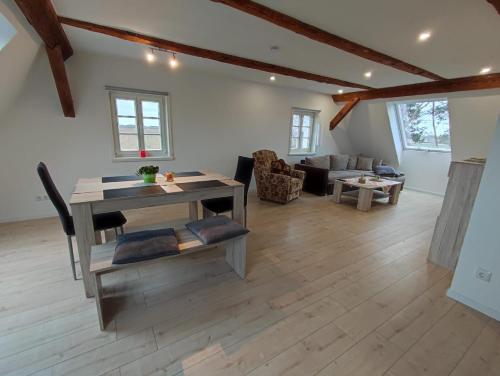 Ferienwohnung im sanierten Denkmal max 5 Personen FeWo2 in 比紹夫斯韋達