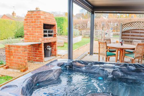 Cottage with Hot Tub - near Cheltenham and Tewkesbury, Cheltenham (zdjęcie 8)