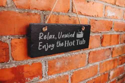 Cottage with Hot Tub - near Cheltenham and Tewkesbury, Cheltenham (zdjęcie 9)