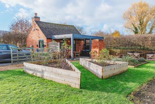 Cottage with Hot Tub - near Cheltenham and Tewkesbury, Cheltenham (zdjęcie 3)