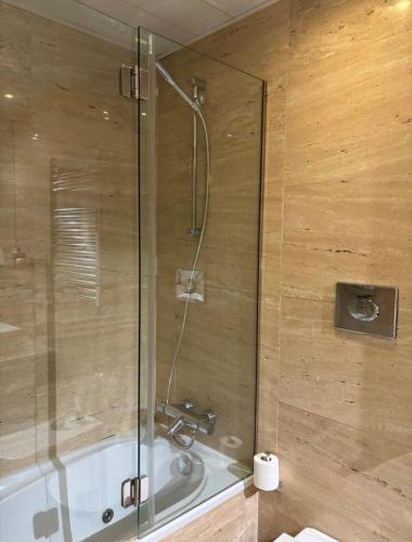 Habitación con baño privado, Madrid (Foto 3)