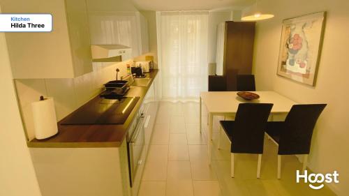 H3 with 3,5 rooms, 2 BR, livingroom and big kitchen, modern and central, Curych (fotografie 3)