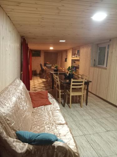 Sweet home in Glola