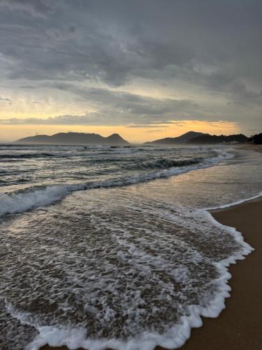 Loft 3- 300m da Praia do Campeche in มอร์โร ดาสเปดราส