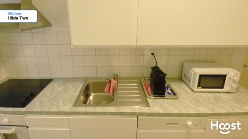 H2 with 3,5 rooms, 2BR, living room and kitchen, central and quite, Curych (fotografie 7)