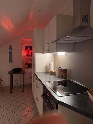 廚房, Einfamilienhaus unterm Dach in 林巴赫-奧伯弗羅納