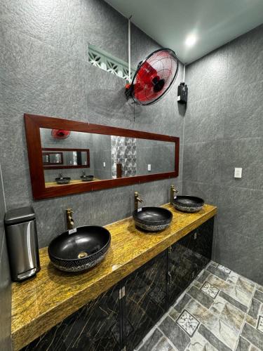 Dolphins Hostel - Riverside Hoi An