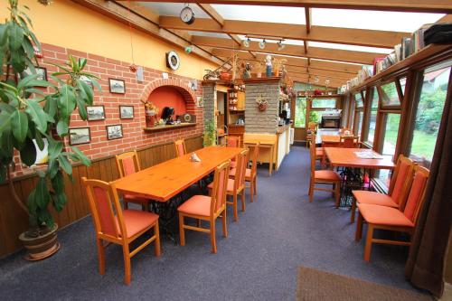 Facilities, Pod svatym Vaclavem in Votice