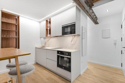 Two-Bedroom Apartment with City View image 8