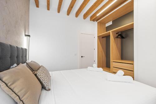 Two-Bedroom Apartment with City View image 4