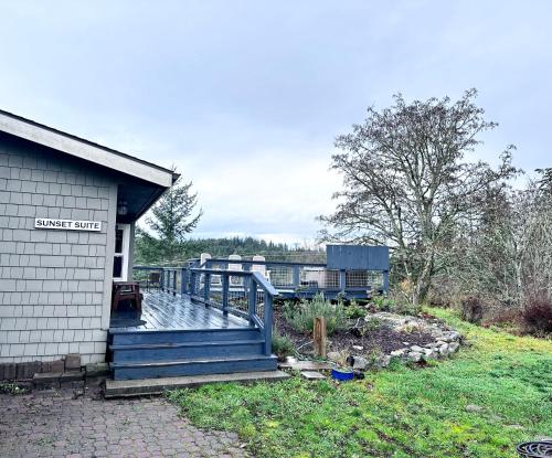 Deer Harbor Cottage & Suites - image 10