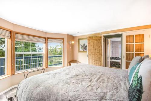 Deer Harbor Cottage & Suites - image 6