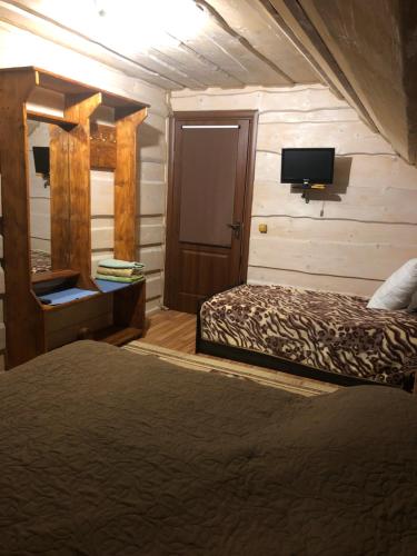 Біля комори, Pilipets (foto 5)