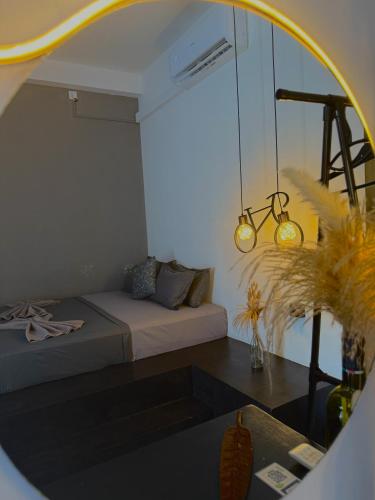 Double Room with Balcony image 8