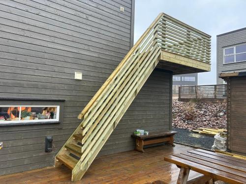Exclusive Funkis Cabin, Lake View, Rooftop Terrace, Jacuzzi, Sauna, Close to Golf and Alpine in Vradal