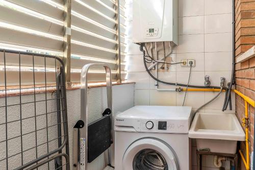 Two-Bedroom Apartment (4 Adults) - Top Floor without Lift image 7