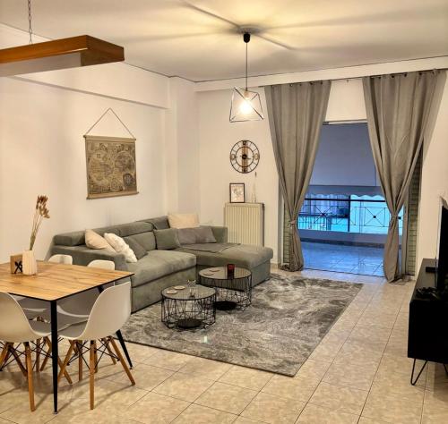 Modern Stay near Acropolis with Big Balcony, Athens