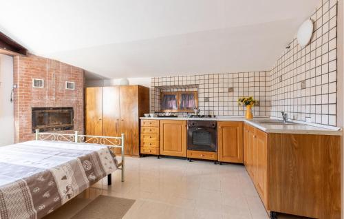 Cozy Home In Comano With Wifi in Комано