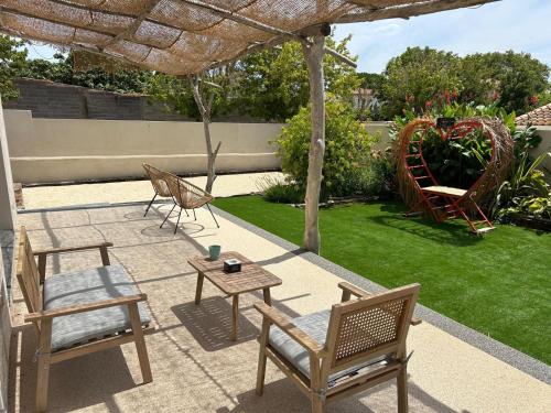 Facilities, Love room jacuzzi La Villa Des Charmes in Vias