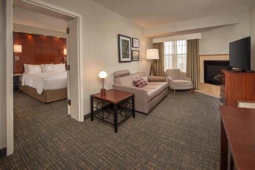 Residence Inn Dulles Airport At Dulles 28 Centre - image 8