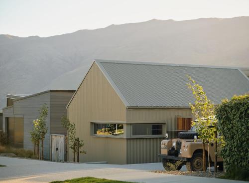 Three-Bedroom Holiday Home  image 10